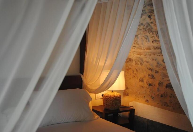 غرفة ديلوكس, Palacio Conde Del Alamo