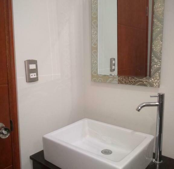 Familie Studio, Hospedaje Bolognesi