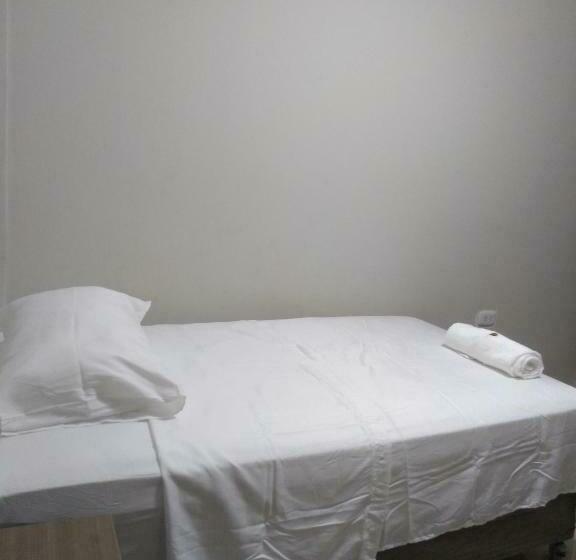 标准单人间, Hospedaje Bolognesi