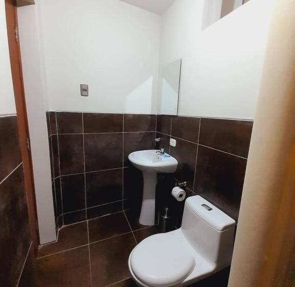 StandaardKamer, Hospedaje Bolognesi