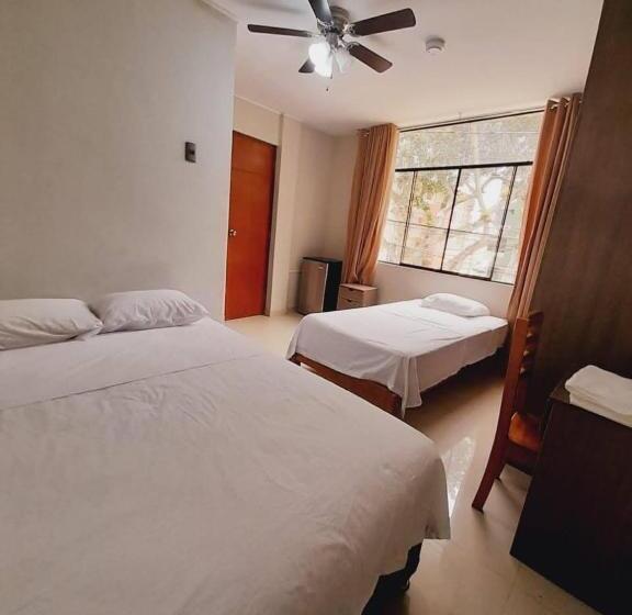 StandaardKamer, Hospedaje Bolognesi