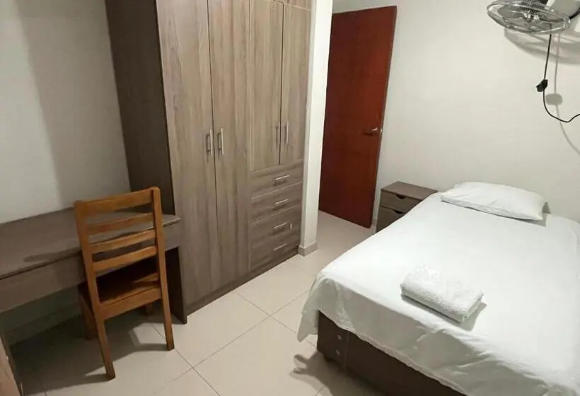 اتاق استاندارد یک نفره, Hospedaje Bolognesi