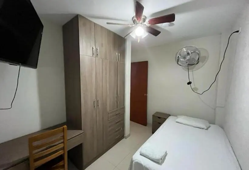اتاق استاندارد یک نفره, Hospedaje Bolognesi