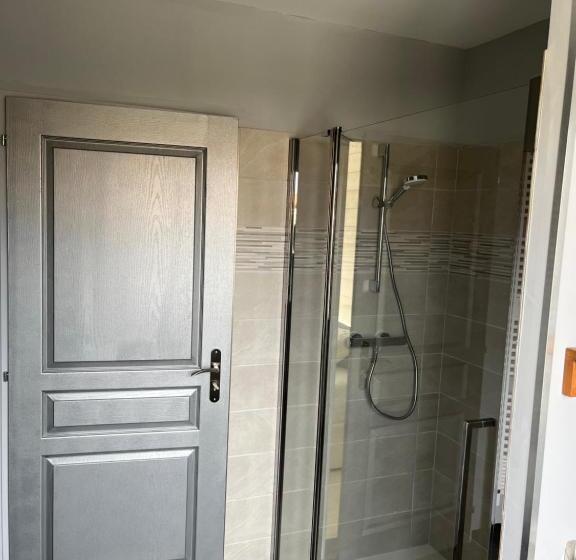 带大床的豪华间, Chambres D Hôtes Villa Anani Cosson Alex