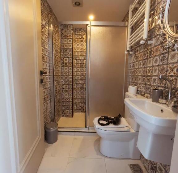 اتاق لوکس, Lumina Boutique