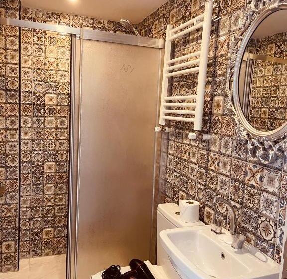 اتاق لوکس, Lumina Boutique