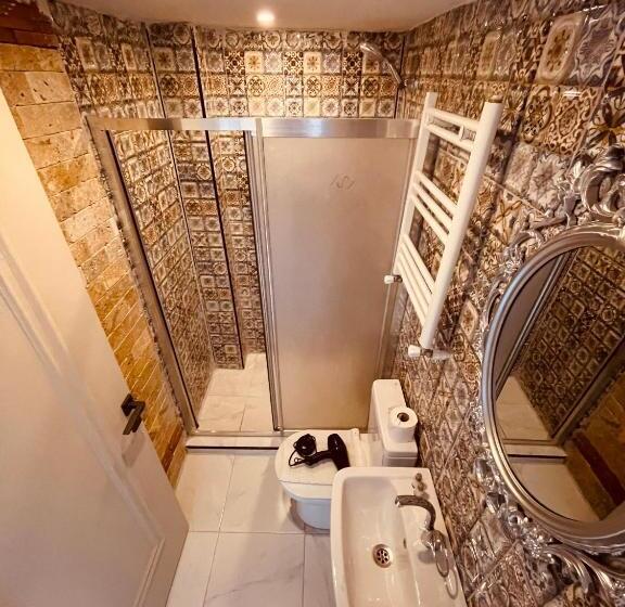 اتاق لوکس, Lumina Boutique