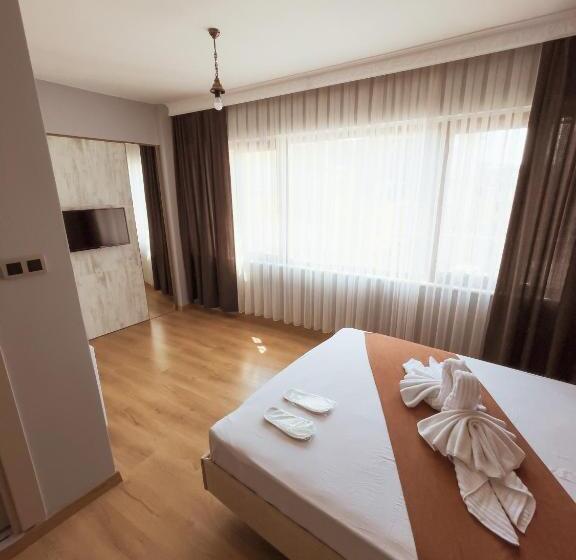 اتاق لوکس, Lumina Boutique