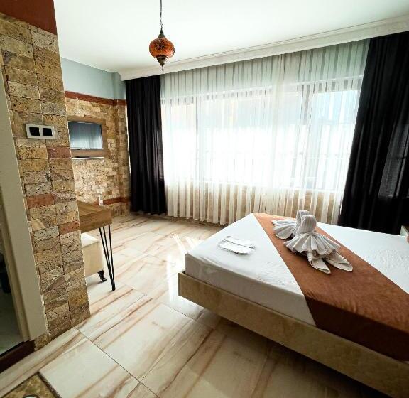 اتاق لوکس, Lumina Boutique