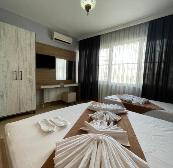 اتاق استاندارد سه نفره, Lumina Boutique