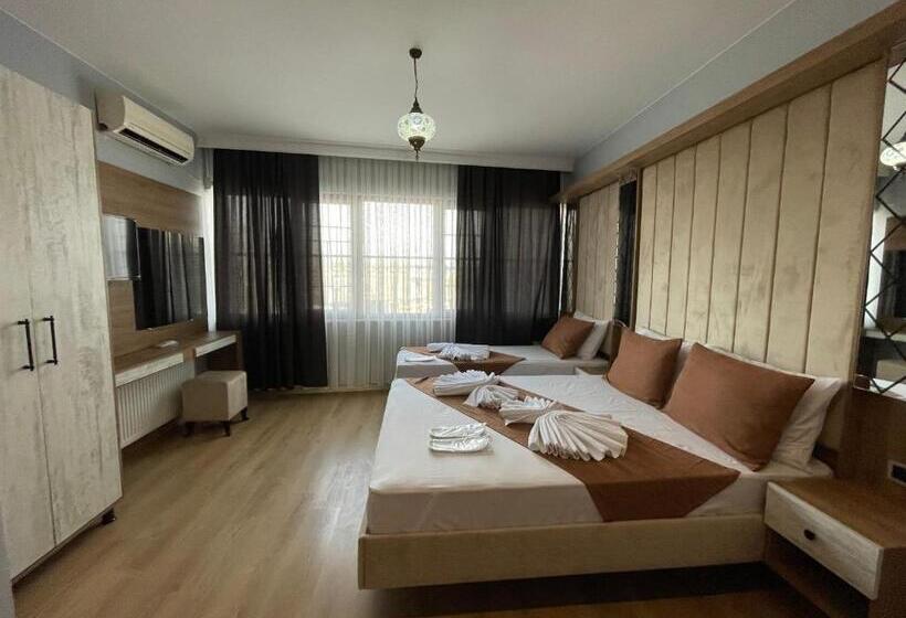 اتاق استاندارد سه نفره, Lumina Boutique