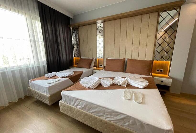 اتاق استاندارد سه نفره, Lumina Boutique