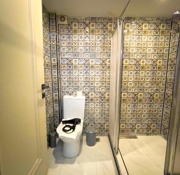 اتاق اکونومی, Lumina Boutique