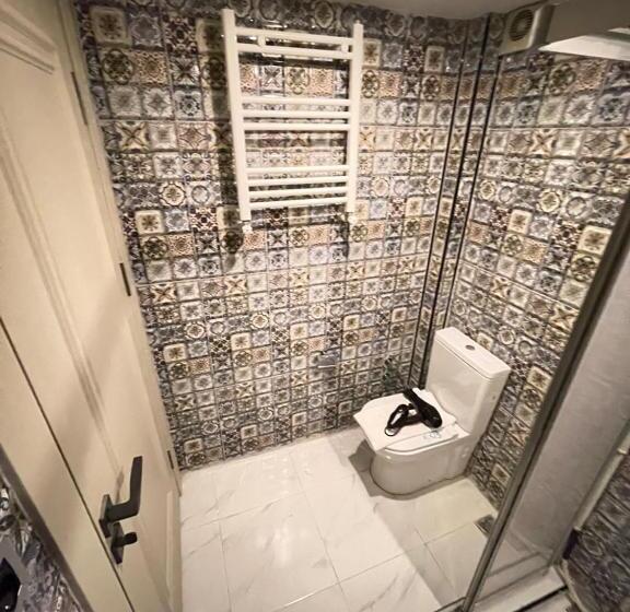 اتاق اکونومی, Lumina Boutique