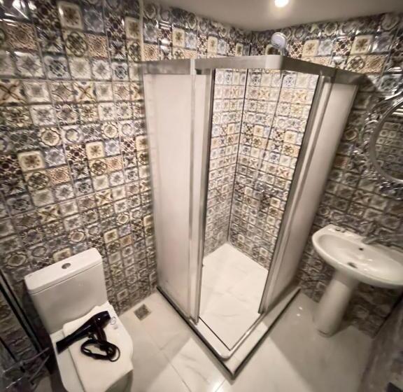 اتاق اکونومی, Lumina Boutique