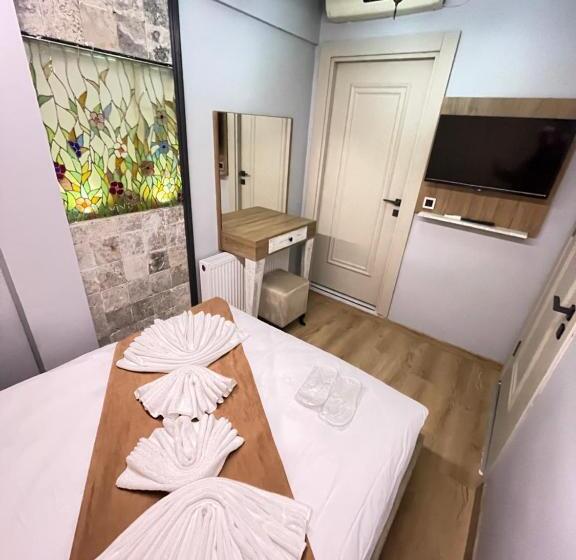 اتاق اکونومی, Lumina Boutique