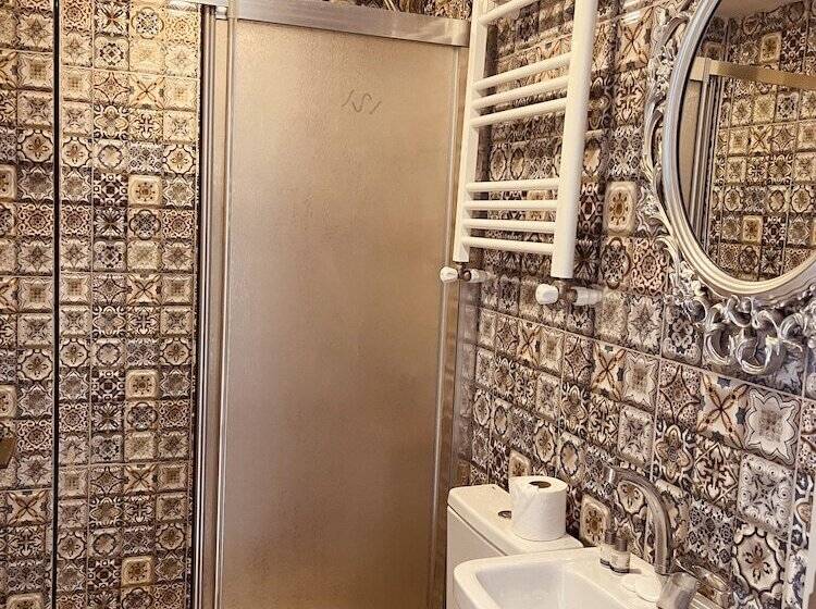 اتاق لوکس, Lumina Boutique