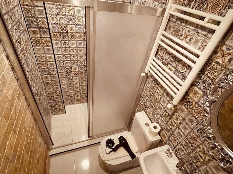 اتاق لوکس, Lumina Boutique