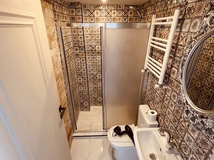 اتاق لوکس, Lumina Boutique