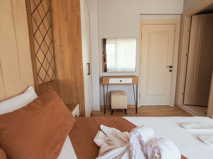 اتاق لوکس, Lumina Boutique