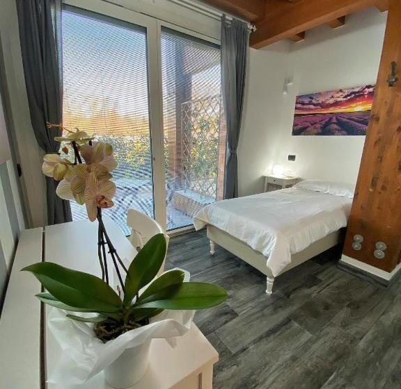 标准三人间, Agriturismo Albana