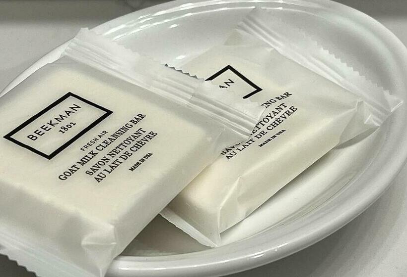 غرفة قياسية سرير كينج لذوى الإحتياجات الخاصة, Inn At Elijah Mclean S