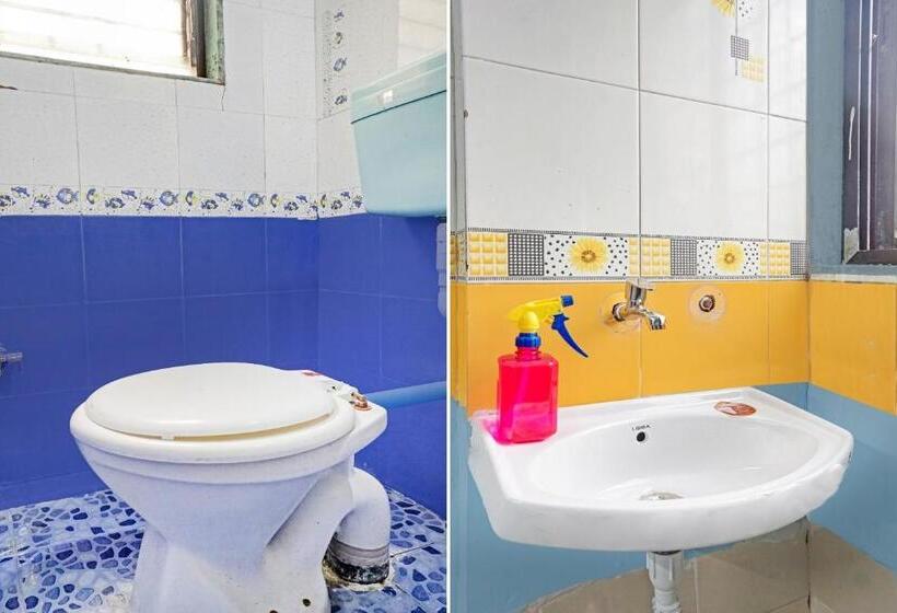 غرفة قياسية ثلاثية مزودة بشرفة, O Way Point