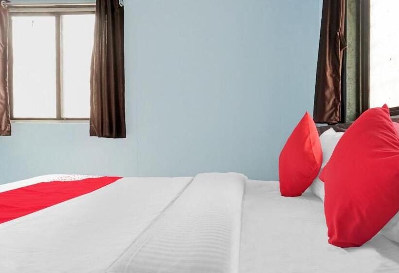 غرفة قياسية ثلاثية مزودة بشرفة, O Way Point