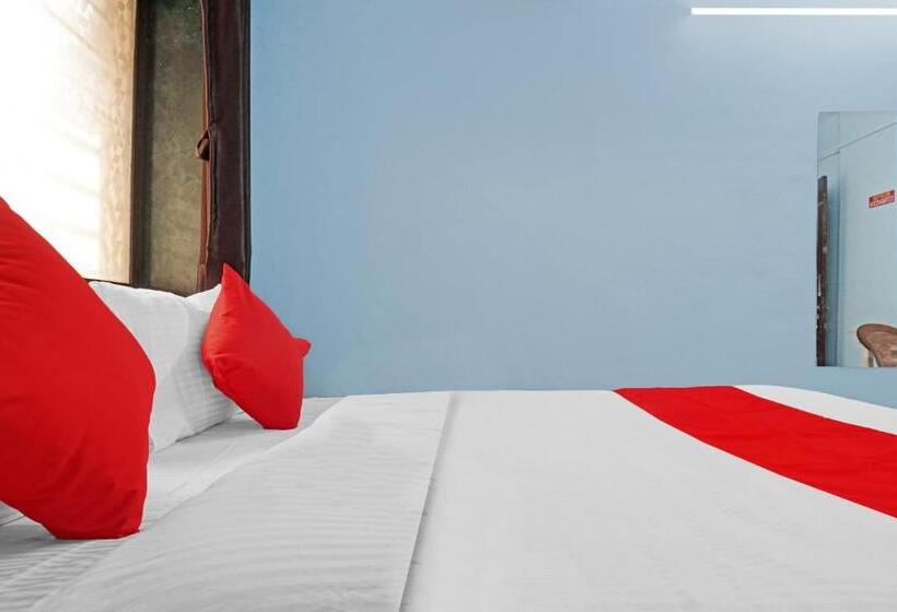 غرفة قياسية ثلاثية مزودة بشرفة, O Way Point