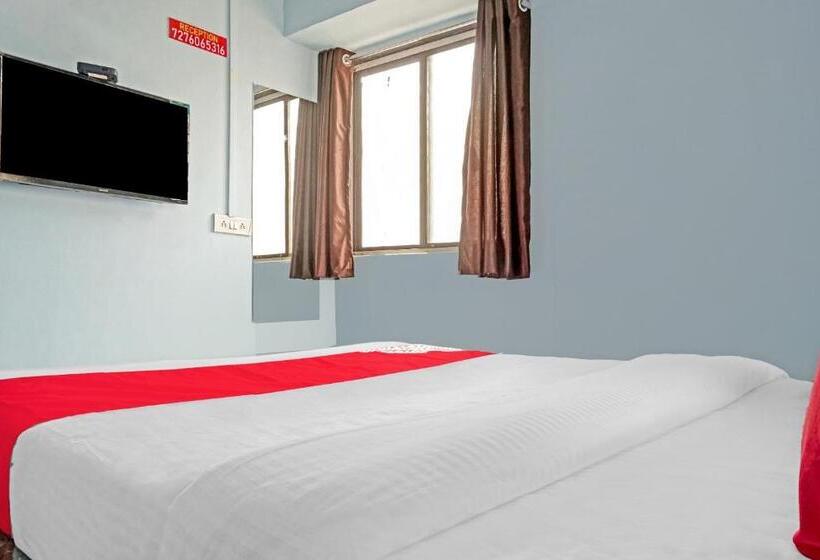 غرفة قياسية ثلاثية مزودة بشرفة, O Way Point