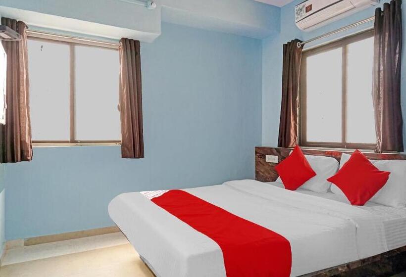 غرفة قياسية ثلاثية مزودة بشرفة, O Way Point