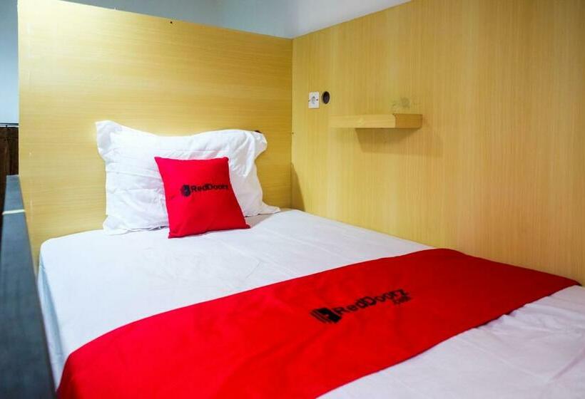 Säng i Delat Rum, Reddoorz Hostel Near Lawang Sewu Semarang
