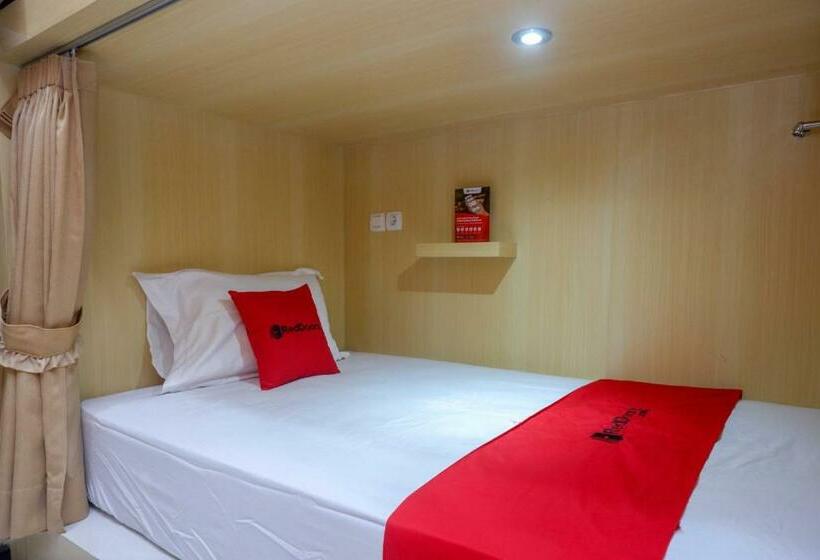 Säng i Delat Rum, Reddoorz Hostel Near Lawang Sewu Semarang