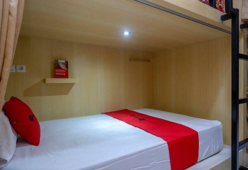 Säng i Delat Rum, Reddoorz Hostel Near Lawang Sewu Semarang