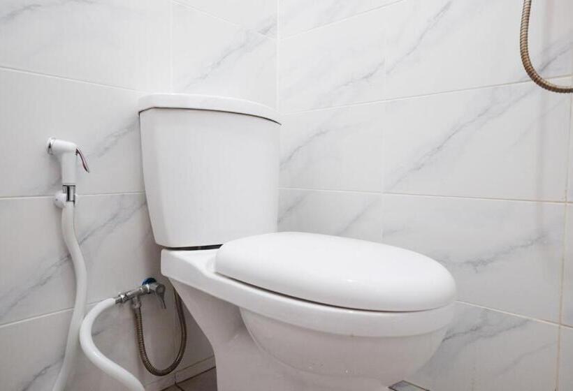 Säng i Delat Rum, Reddoorz Hostel Near Lawang Sewu Semarang