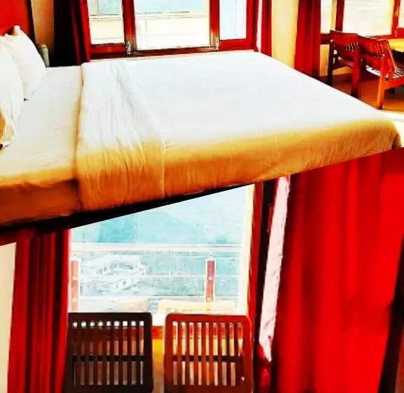 Deluxe-huone, Surya Regency Premium 3 Km Before Mall Road Kasauli