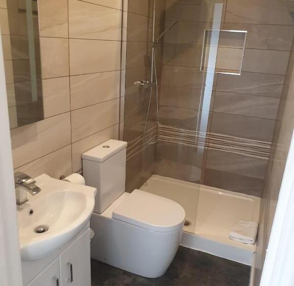 Номер Стандарт, The Wheatsheaf Inn