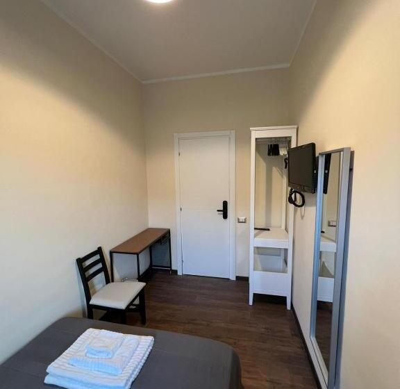 اتاق استاندارد یک تخته با سرویس بهداشتی مشترک, Bergamoincity