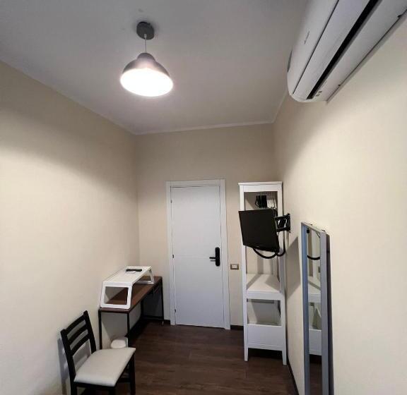 اتاق استاندارد یک تخته با سرویس بهداشتی مشترک, Bergamoincity