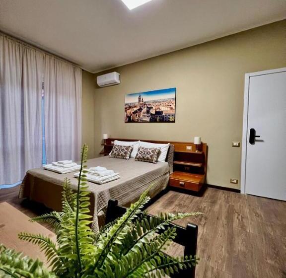اتاق استاندارد سه تخته با سرویس بهداشتی مشترک, Bergamoincity
