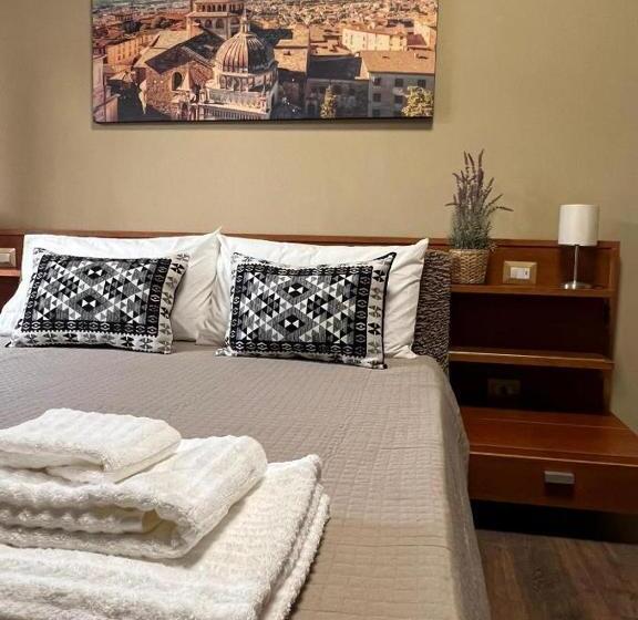 اتاق استاندارد سه تخته با سرویس بهداشتی مشترک, Bergamoincity