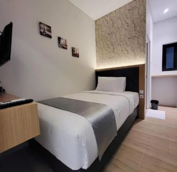 Standart Stüdyo, Grand Plaza Boutique