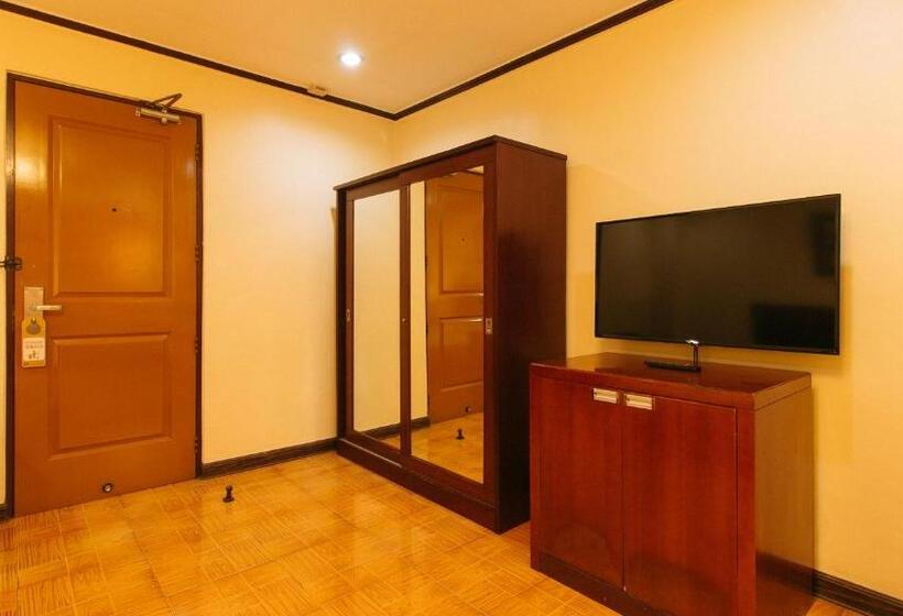 デラックスルーム, Peace Hotel By Reddoorz