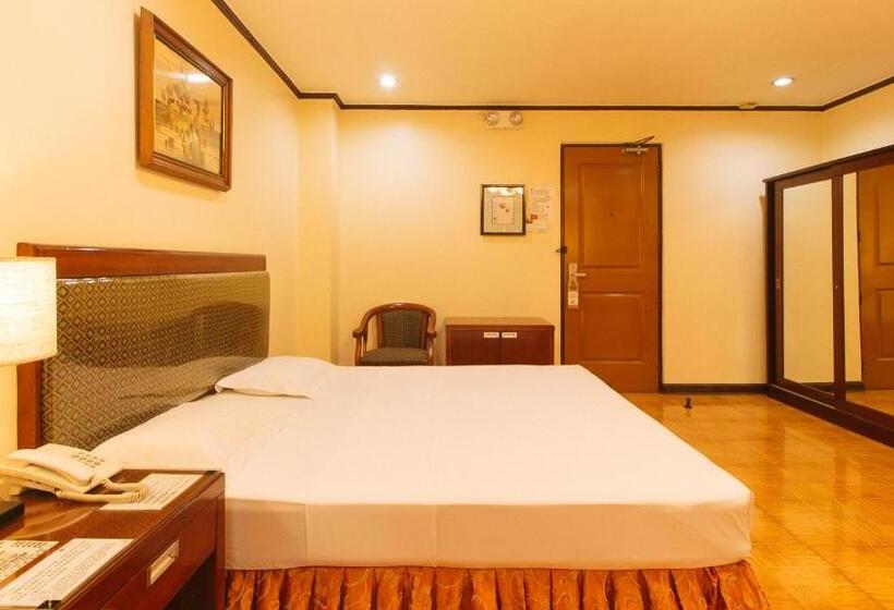 디럭스 룸, Peace Hotel By Reddoorz