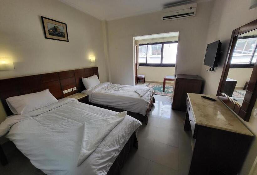 اتاق لوکس سه تخته, Regency