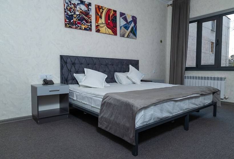 Habitació Deluxe, The Time