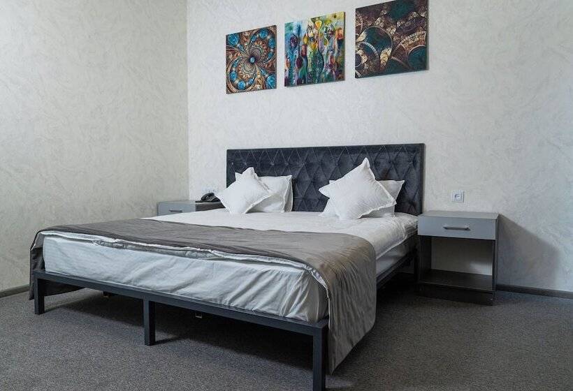 Habitació Deluxe, The Time