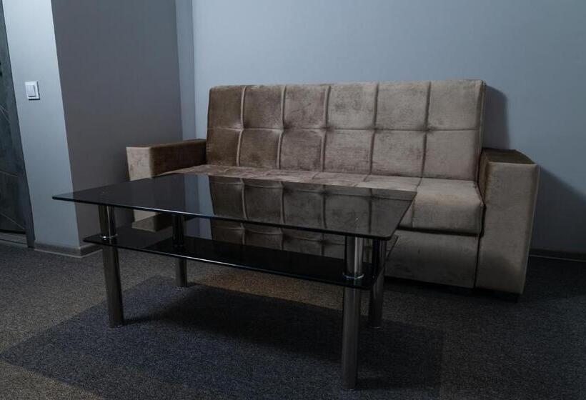 Suite Llit King, The Time