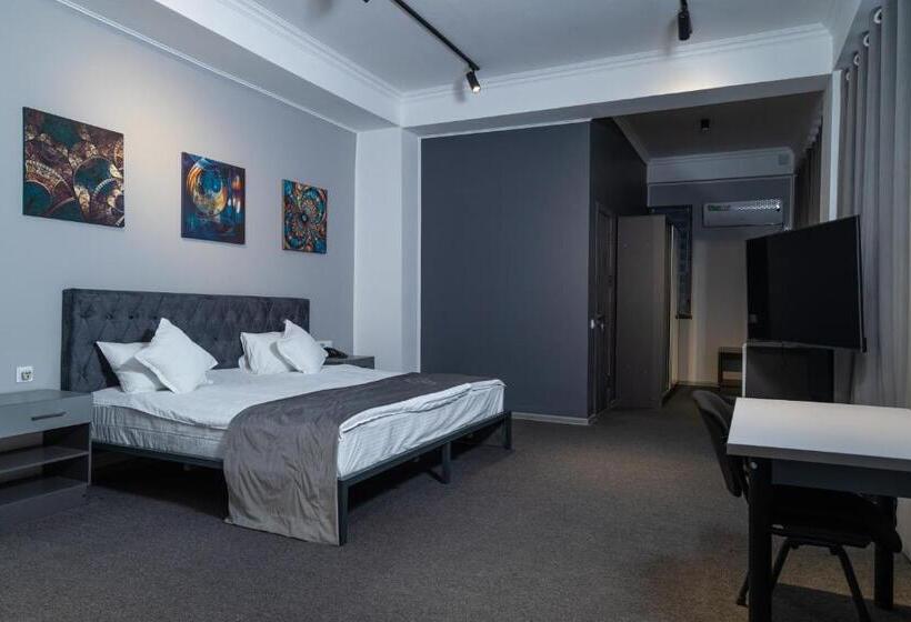 Suite Llit King, The Time