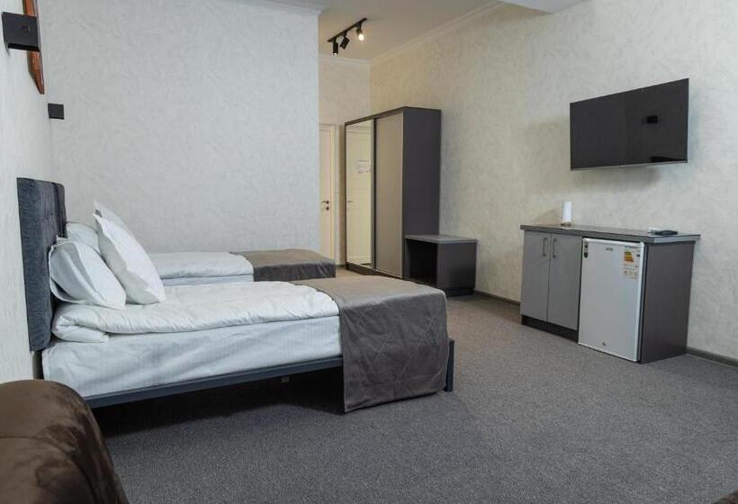 Habitació Estàndard, The Time